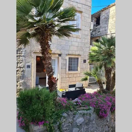 Marella Apartment Vis